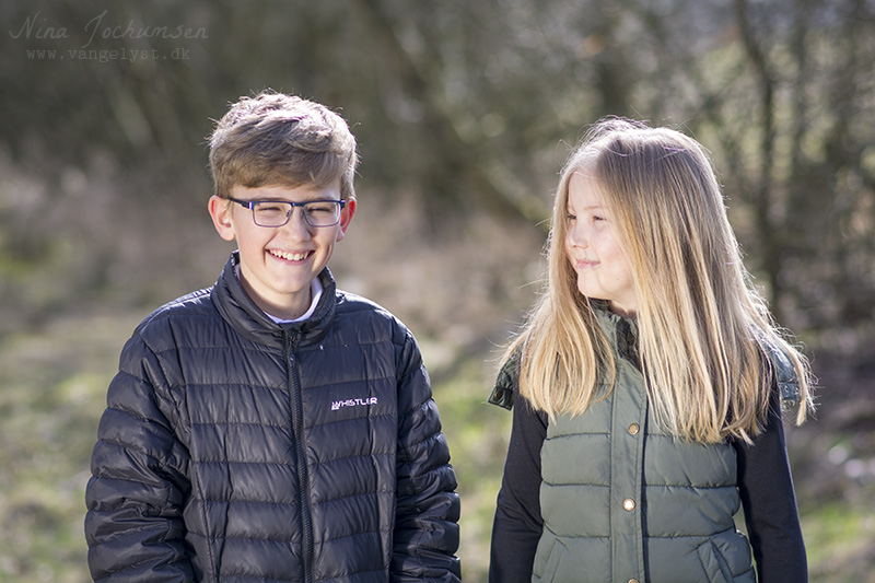 Fotografering Alma og Karl naturligt lys - www.vangelyst.dk 